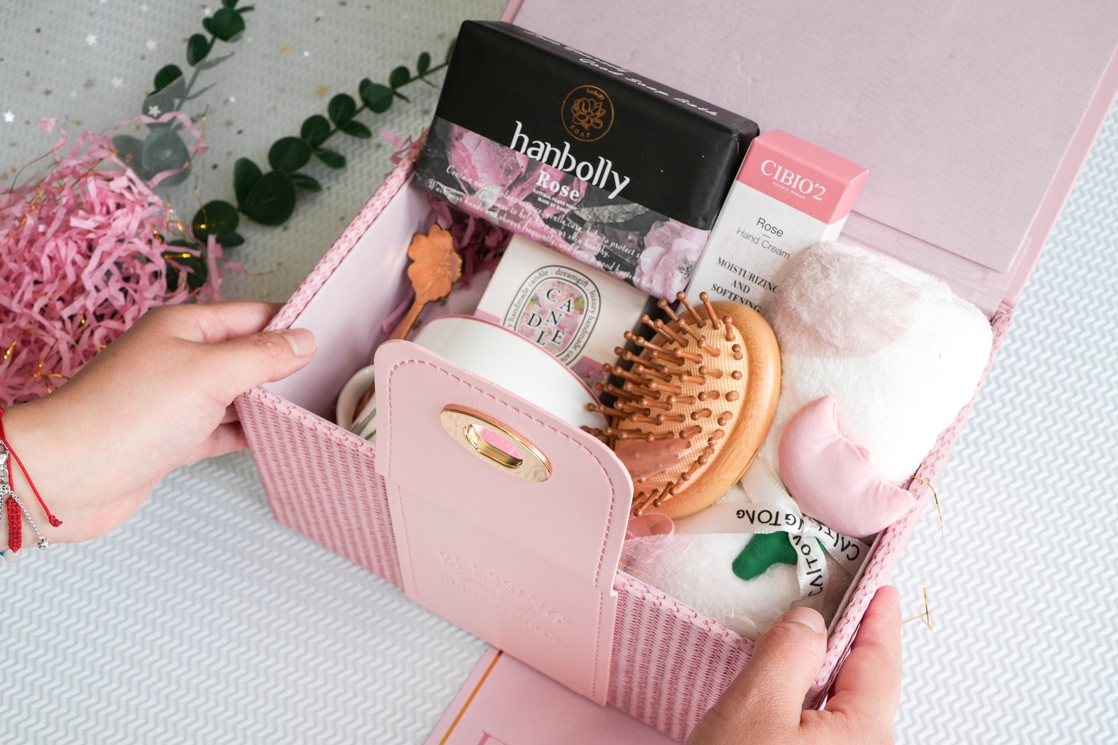 Elegant Pink-Themed Gift Set