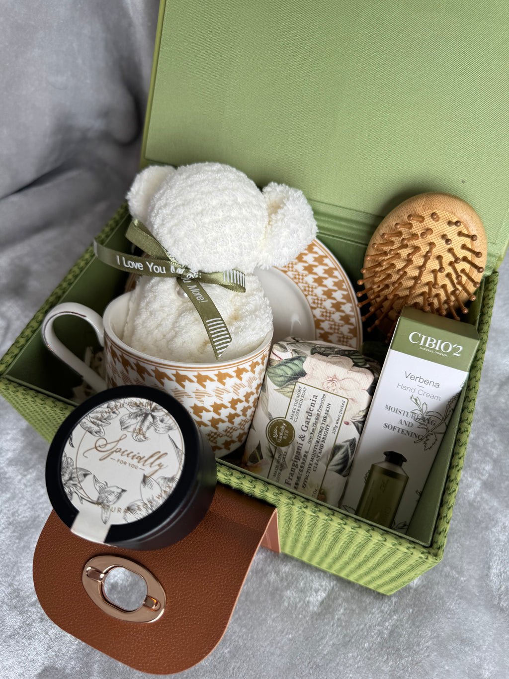 Charming Green-Themed Gift Box